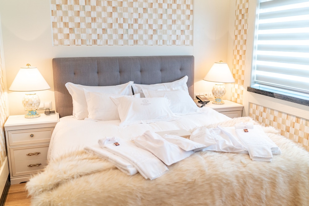 

Milano - Vogar - Diamond Suites by Reykjavik Keflavik Airport