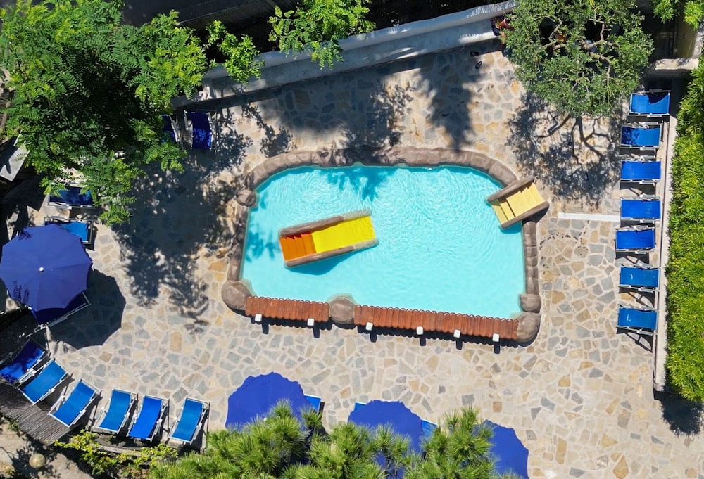 

Milano - Sorrento - Hostel & Glamping Santa Fortunata