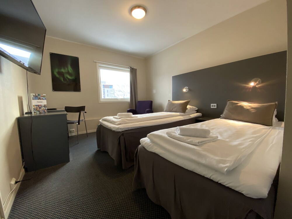 

Brindisi - Tromsø - Enter Viking Hotel