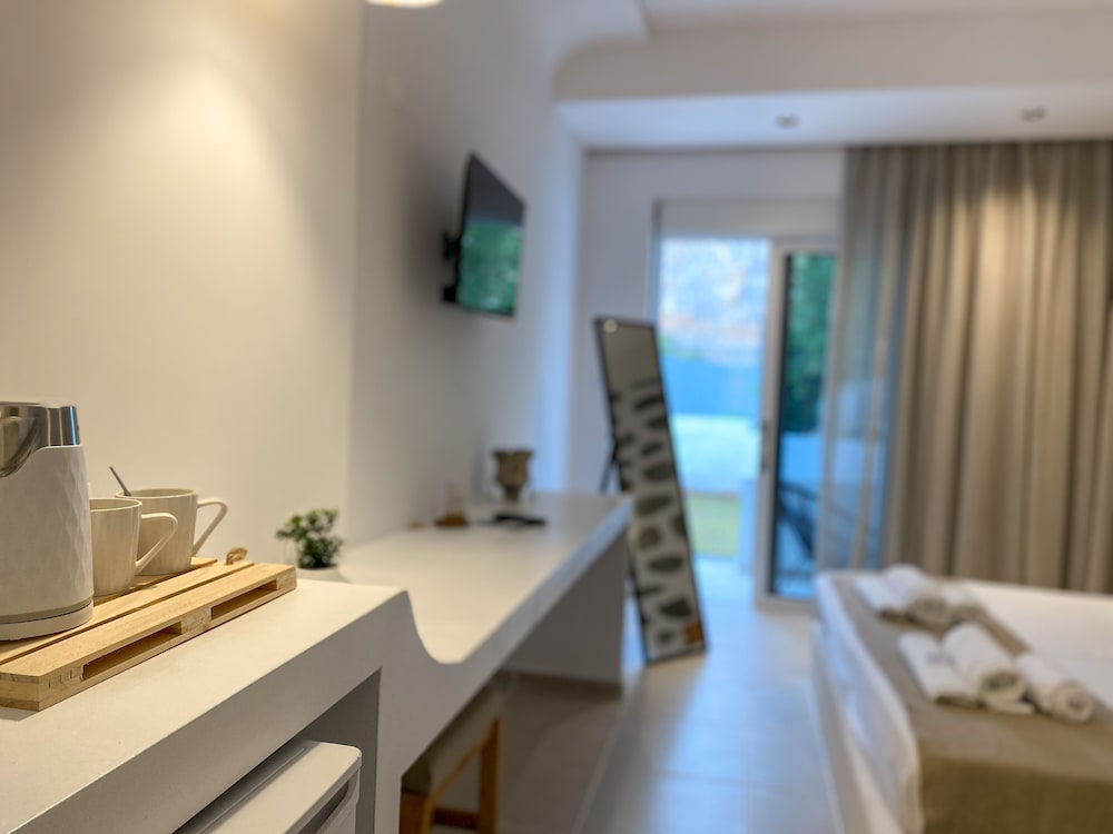 

Roma - Kolimbia - Ladiko Inn Hotel Faliraki - Anthony Quinn Bay