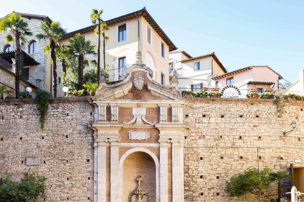

Milano - Todi - Hotel Fonte Cesia