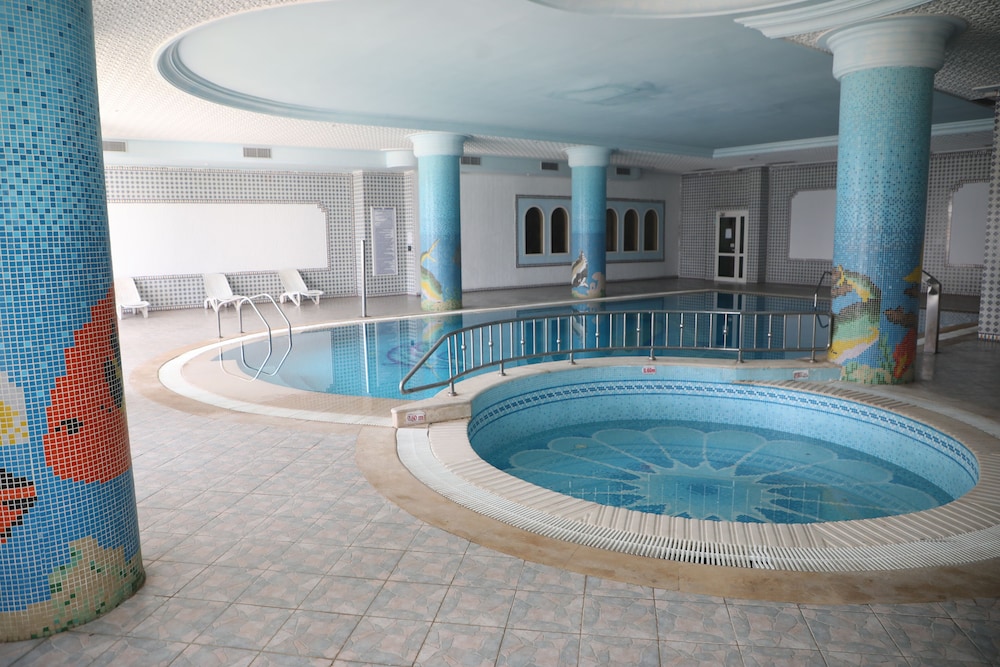 

Bologna - Monastir, Tunisia - Royal Jinene