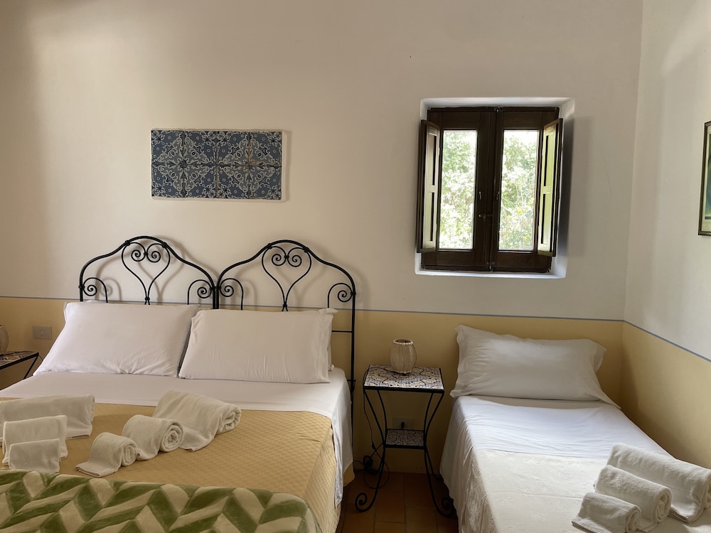 

Bologna - Salina - Hotel La Locanda Del Postino