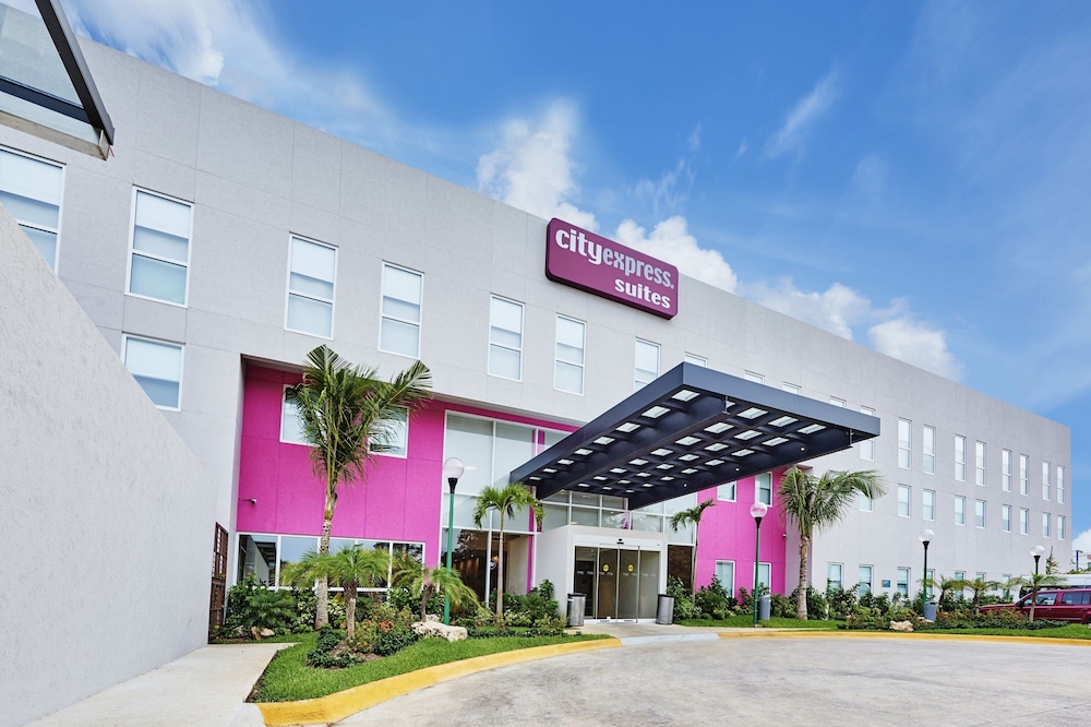 

Verona - Xcaret - City Express Suites by Marriott Playa del Carmen