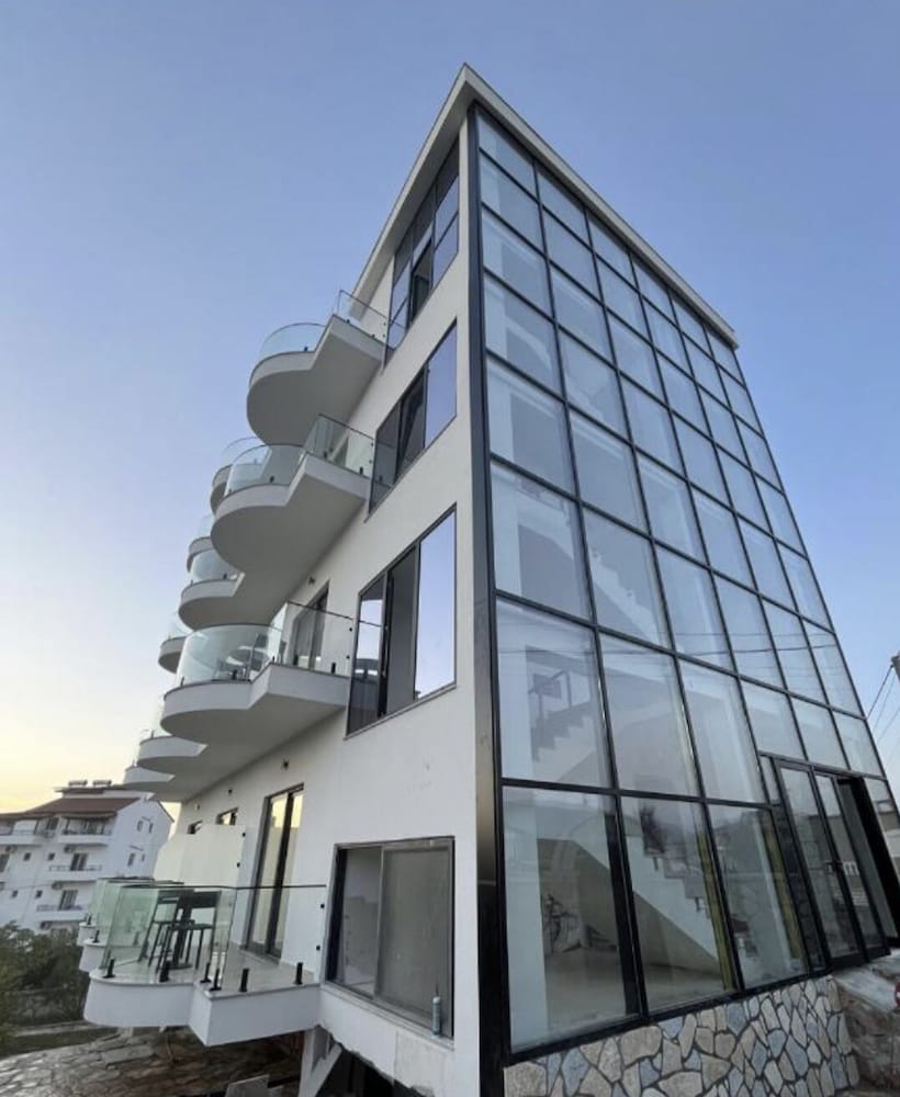 

Palermo - Ksamil - Belsar Hotel
