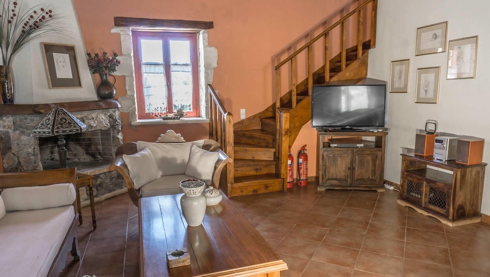 

Verona - Kampíon - ARESTI MOUNTAIN RESORT