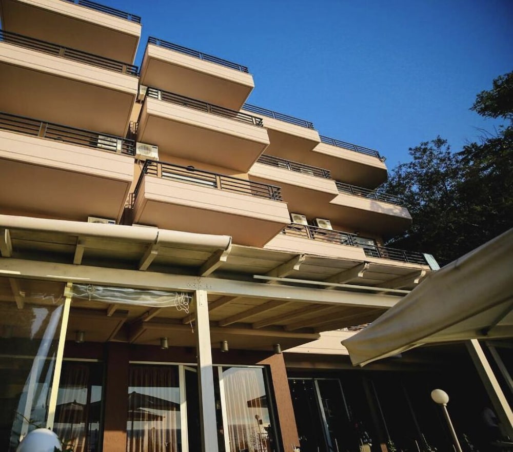 

Genova - Valona - Ambasador