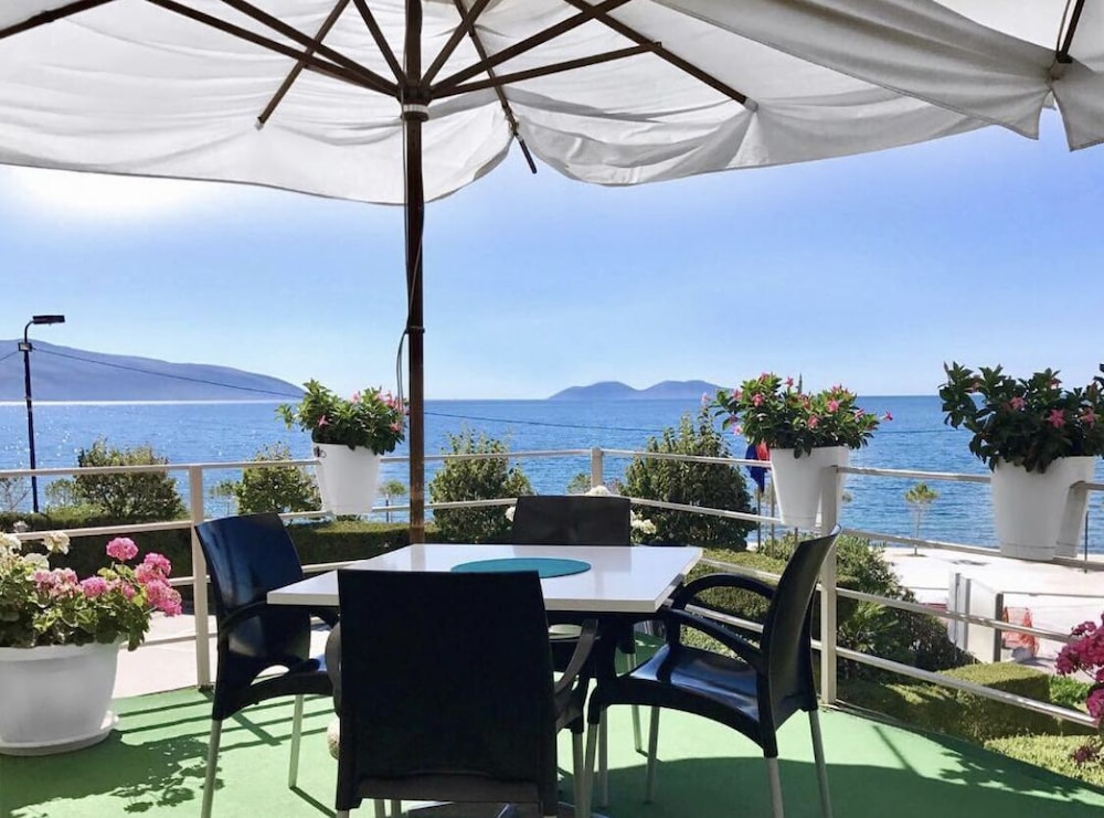 

Milano - Riviera Albanese - Hotel Ambasador