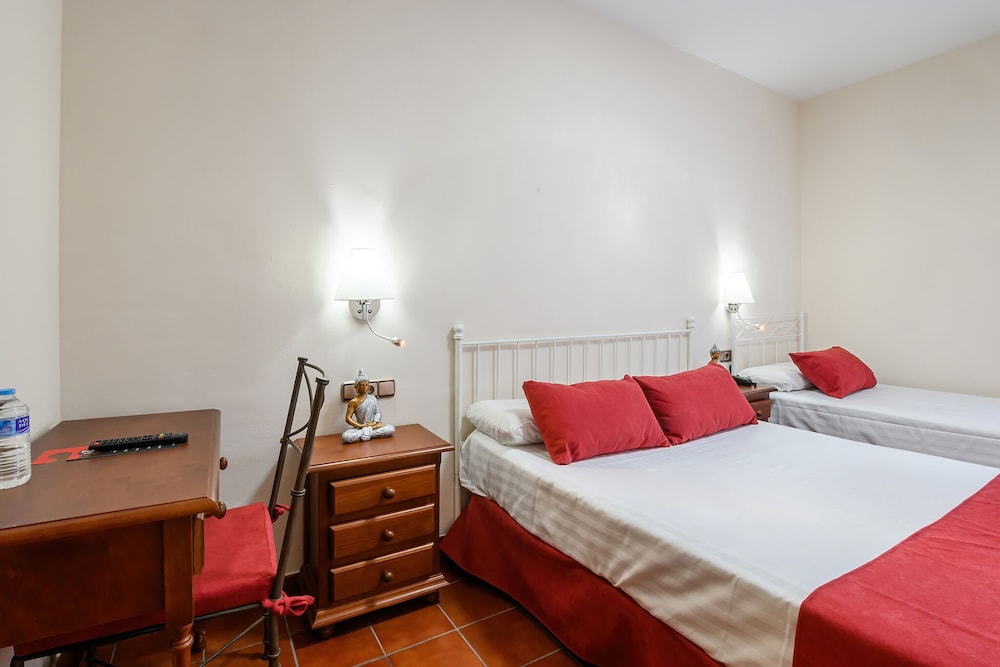 

Bari - Siviglia - Hotel H28 Camas