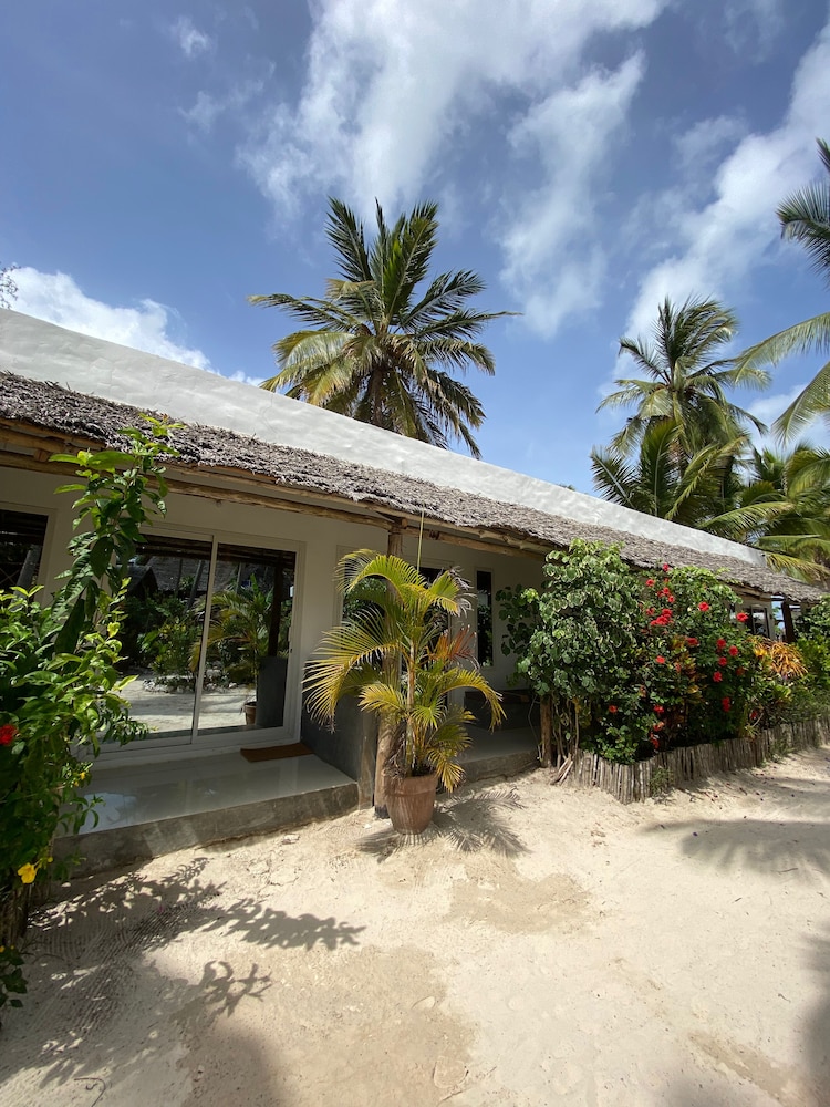 

Bologna - Bwejuu - Maisha Matamu Beach Hotel Paje