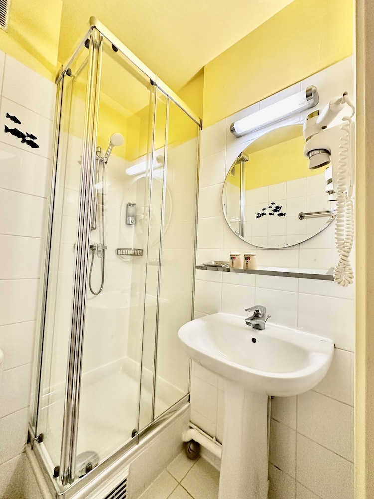 

Pisa - Vincennes - Hotel Bellevue Montmartre