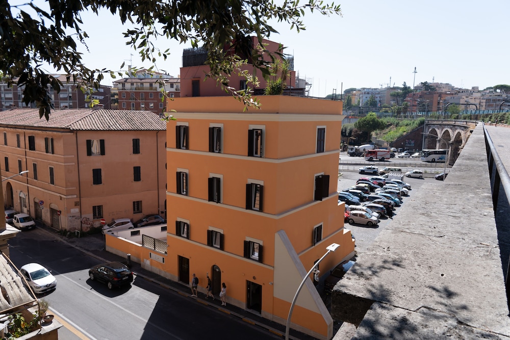 

Lamezia Terme - Roma - Hotel VM
