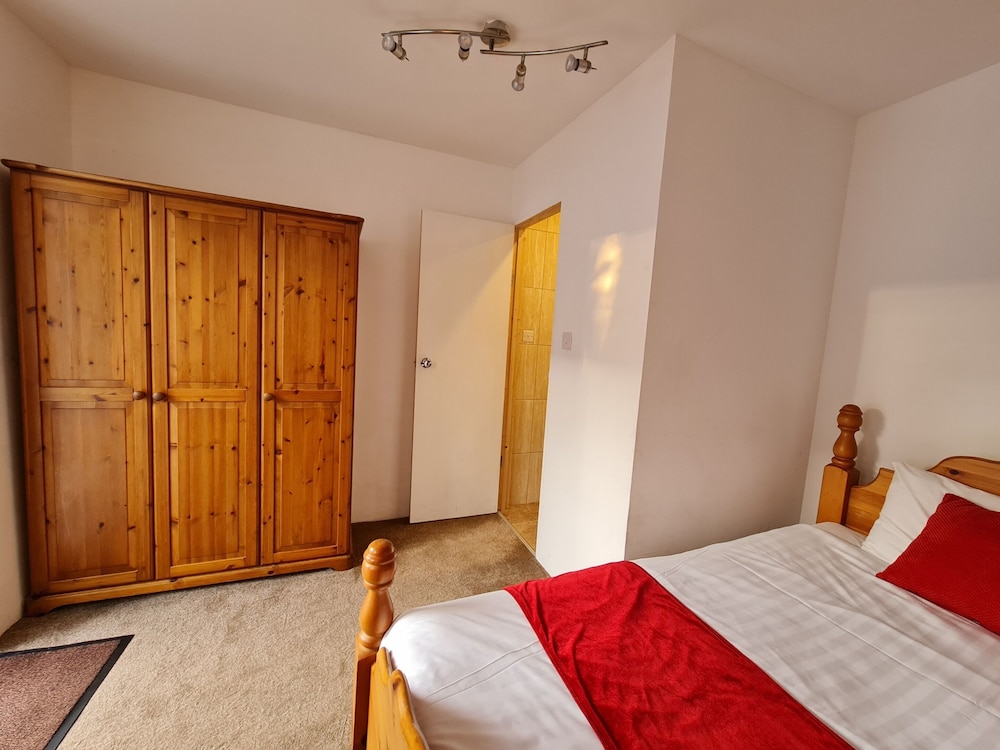

Milano - Manchester Airport - Pymgate Lodge Hotel Manchester Airport