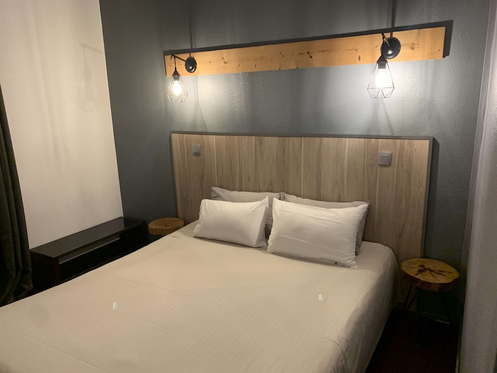 

Roma - Menthon-Saint-Bernard - Sure Hotel by Best Western Annecy