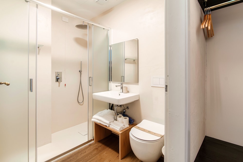 

Catania - Lomazzo - Dandelion Como Suites & Park
