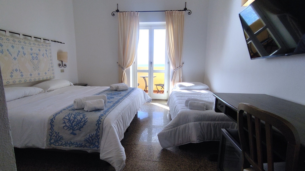 

Milano - Golfo Aranci - Hotel Castello