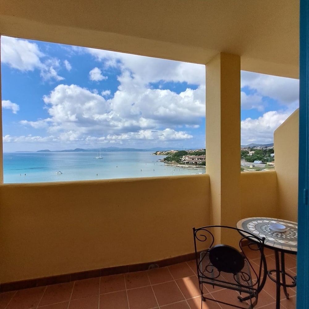 

Palermo - Golfo Aranci - Hotel Castello