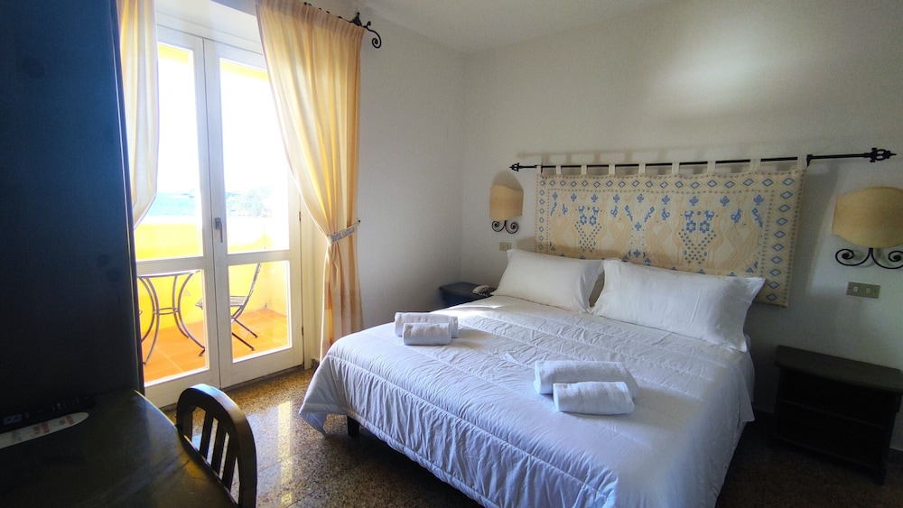 

Milano - Golfo Aranci - Hotel Castello