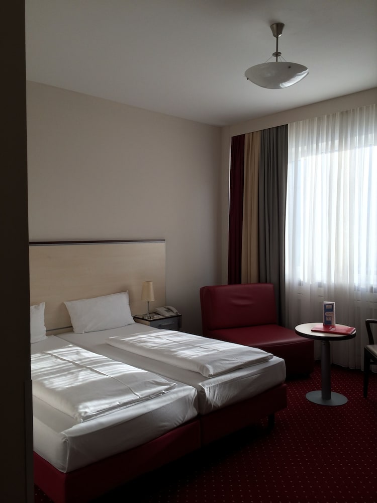 

Bari - Berlin-Tegel - Come Inn Berlin Kurfürstendamm