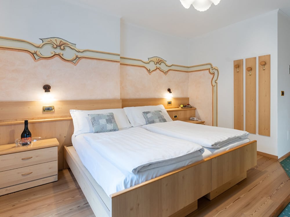 

Palermo - Vigo di Fassa - Latemar - Hotel Suites Spa