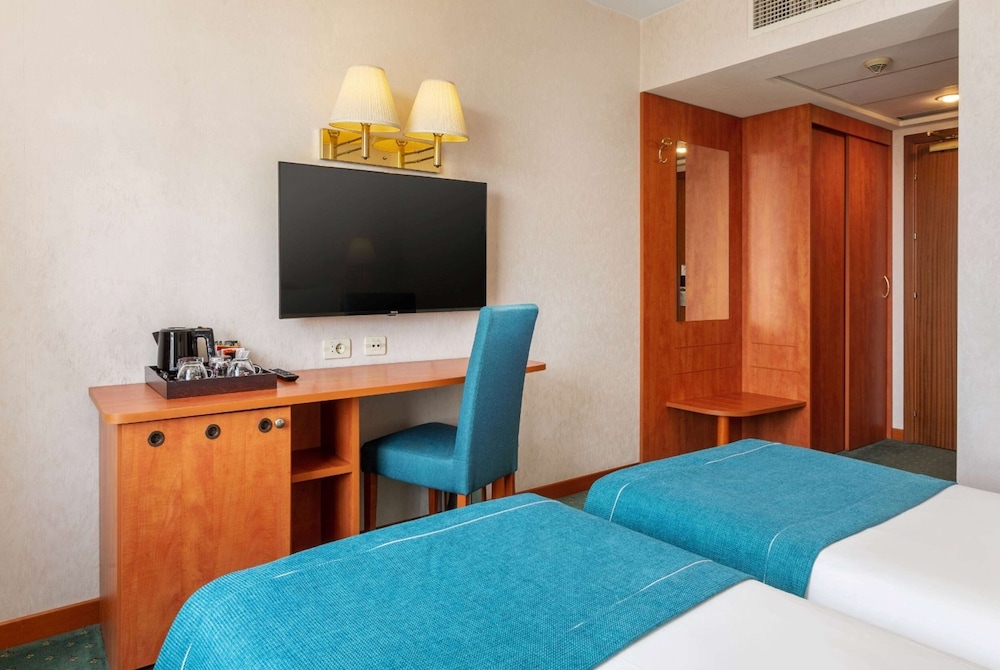 

Bologna - Otopeni - Ramada Bucharest Parc