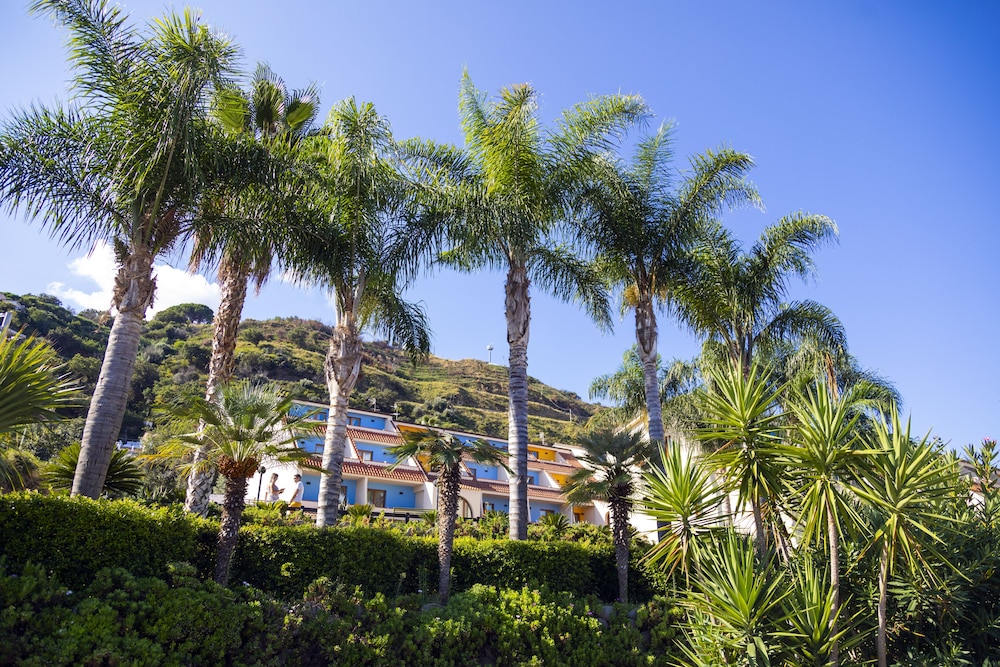 

Trieste - Tropea - Hotel Tropis