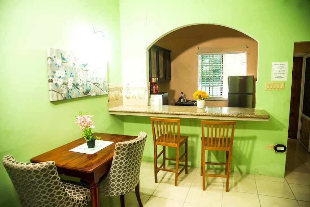 

Roma - Negril - Dela de-Rose Guest House negril Jamaica