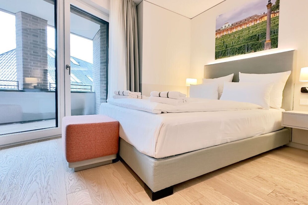 

Milano - Potsdam - Elisapart - Apartments am Sommerschloss