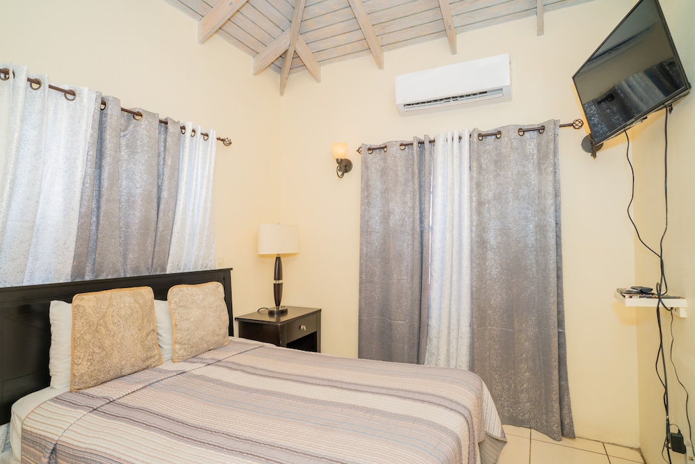 

Roma - St. John's - Connie's Comfort Suites
