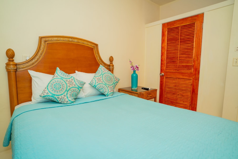 

Venezia - St. John's - Connie's Comfort Suites