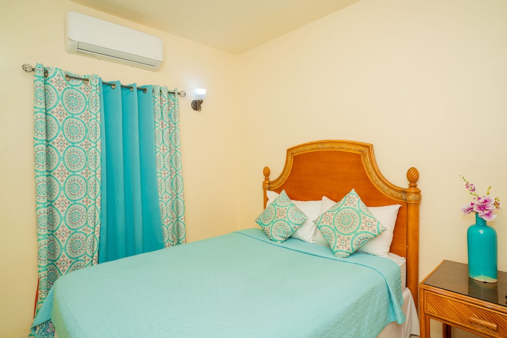 

Milano - St. John's - Connie's Comfort Suites