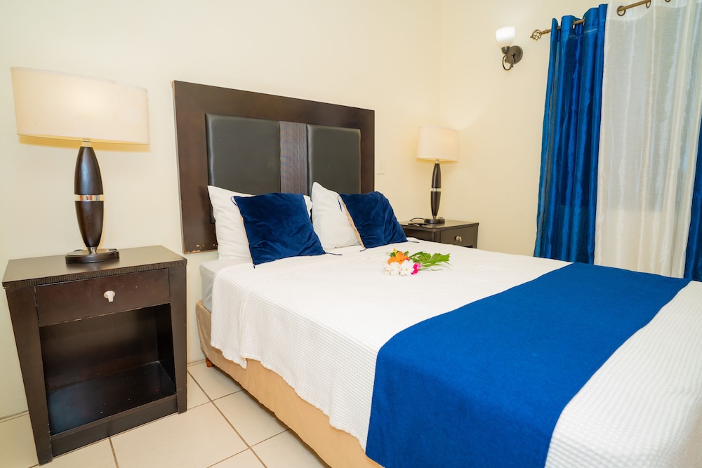 

Bari - St. John's - Connie's Comfort Suites