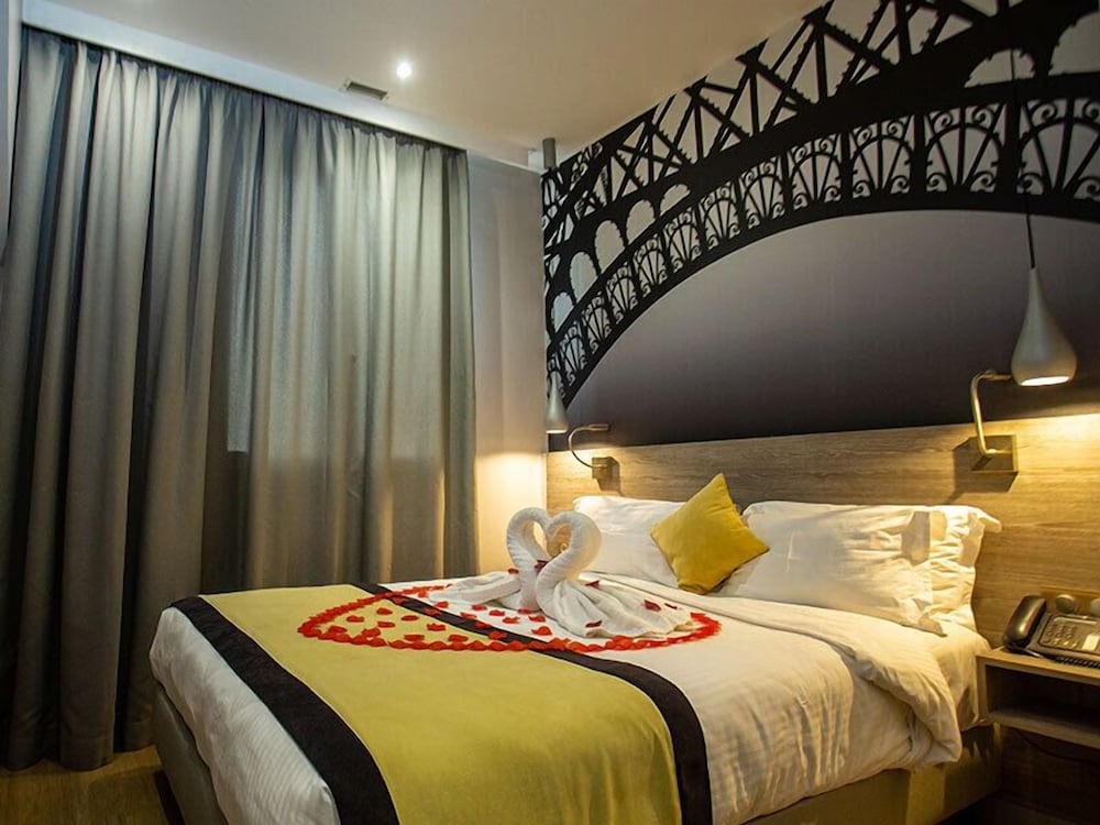 

Bari - Antananarivo - Le Louvre Hôtel & Spa