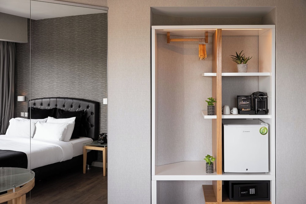 

Bologna - Vouliagmeni - Kreoli Hotel