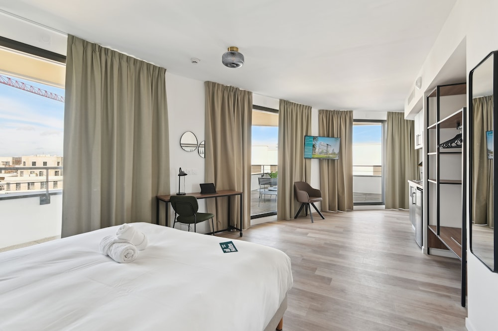

Lamezia Terme - Colombes - All Suites Appart Hotel Paris Ouest Colombes