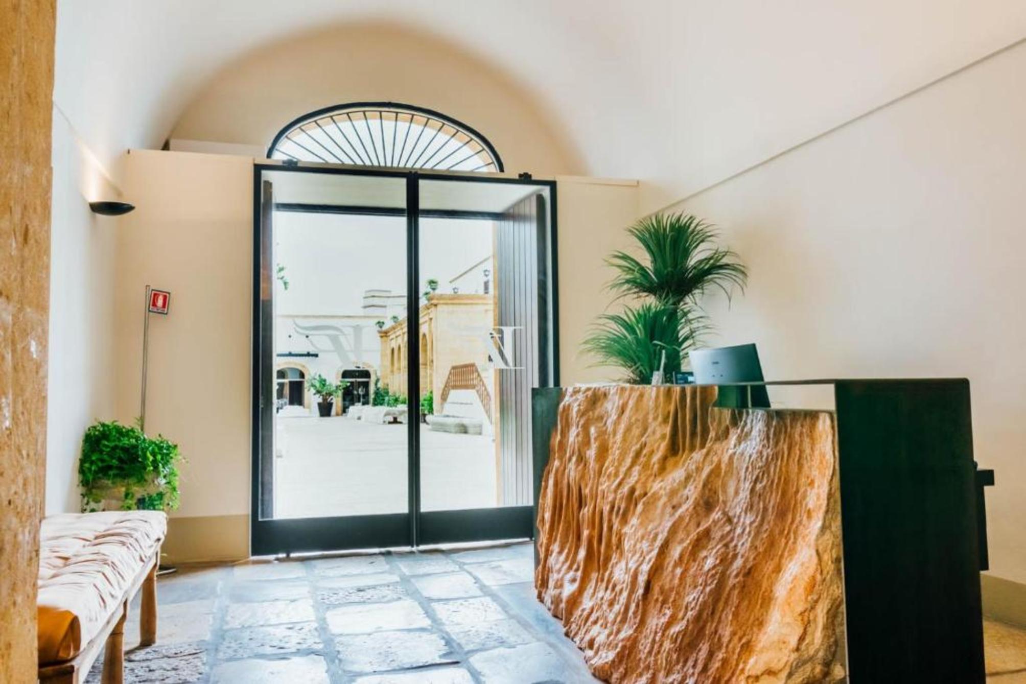 

Bologna - Marsala - Villa Favorita Hotel & Events