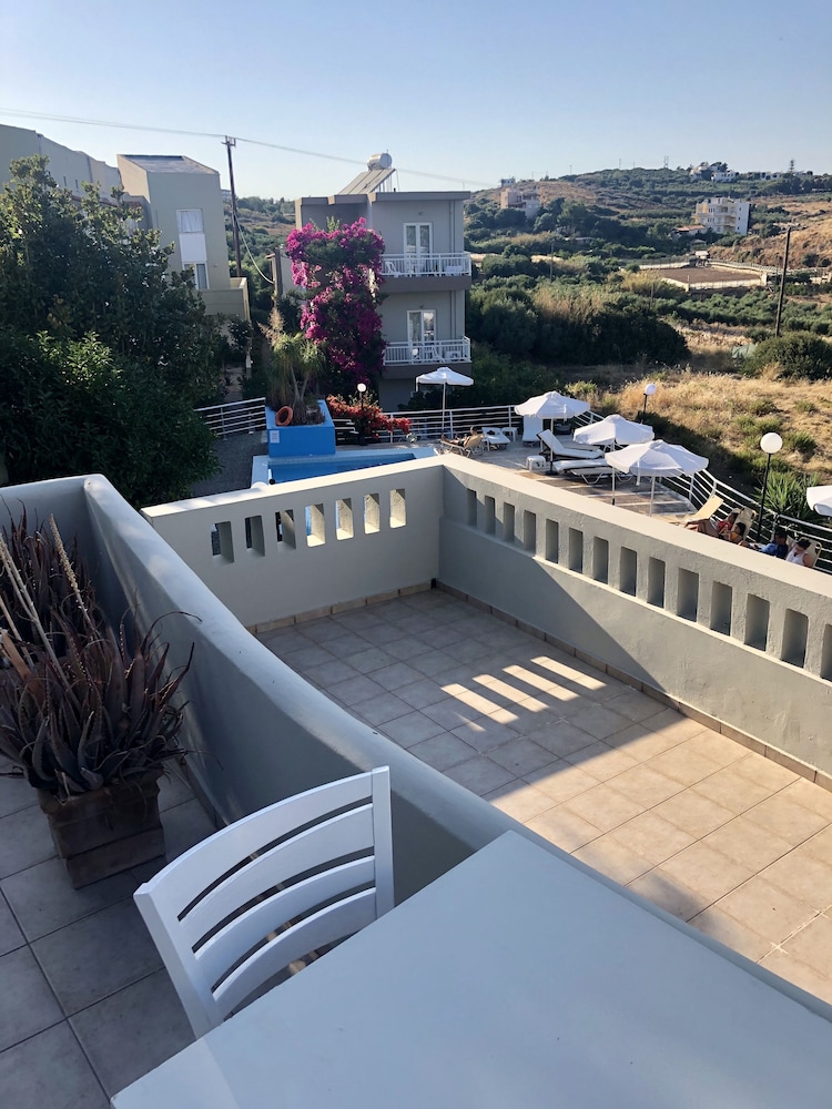 

Milano - Agia Pelagia - Creta - Pelagia Bay Hotel