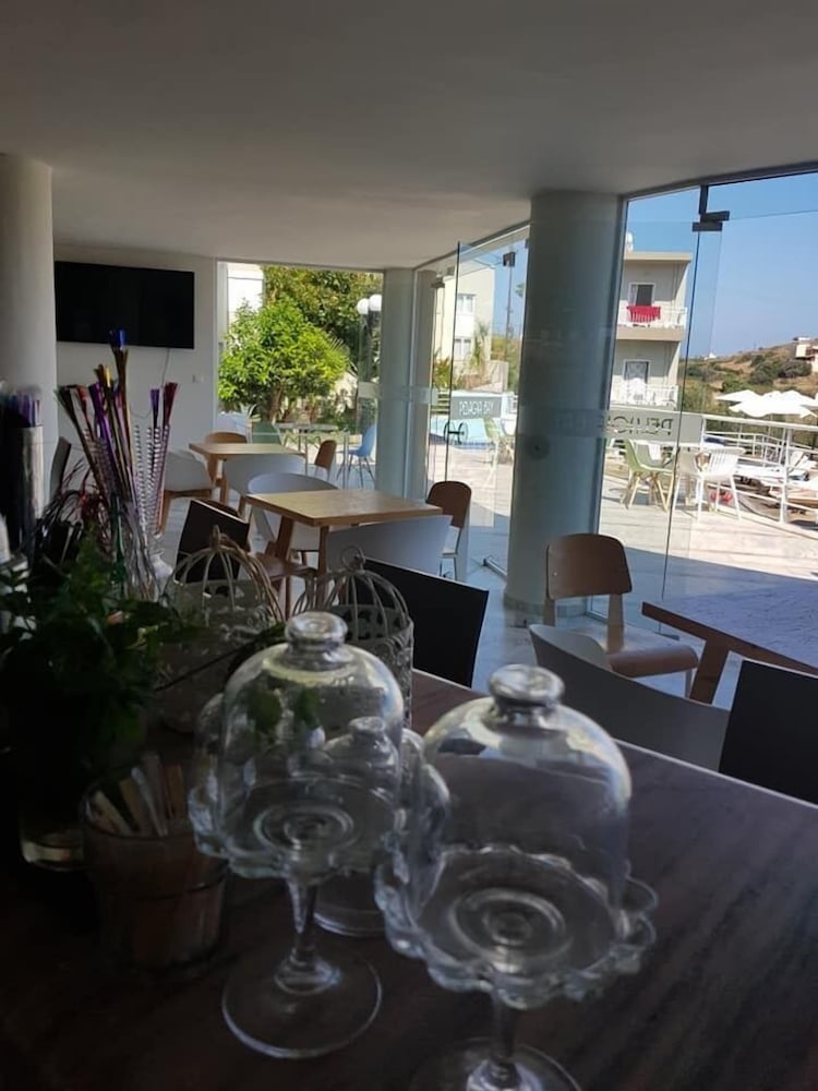 

Verona - Agia Pelagia - Creta - Pelagia Bay Hotel
