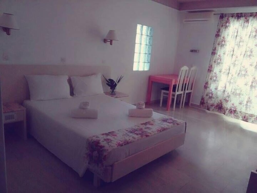 

Bologna - Agia Pelagia - Creta - Pelagia Bay Hotel