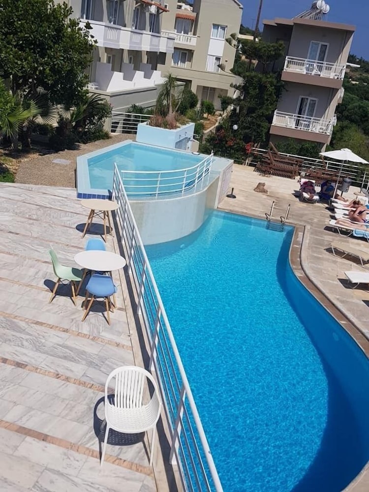 

Milano - Creta Est - Heraklion, Rethymno, Agios Nikolaos, Grecia - Pelagia Bay Hotel