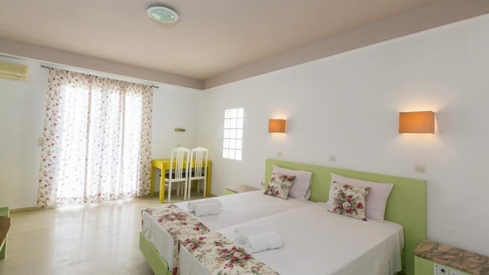 

Milano - Agia Pelagia - Creta - Pelagia Bay Hotel