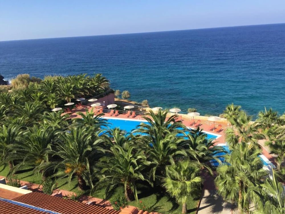 

Catania - Rethymno - Europa Resort Hotel
