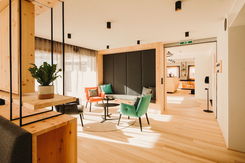 

Milano - Lech am Arlberg - Alpin - Studios & Suites