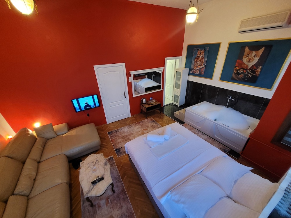 

Milano - Bursa - Sarı Köşk Butik Otel
