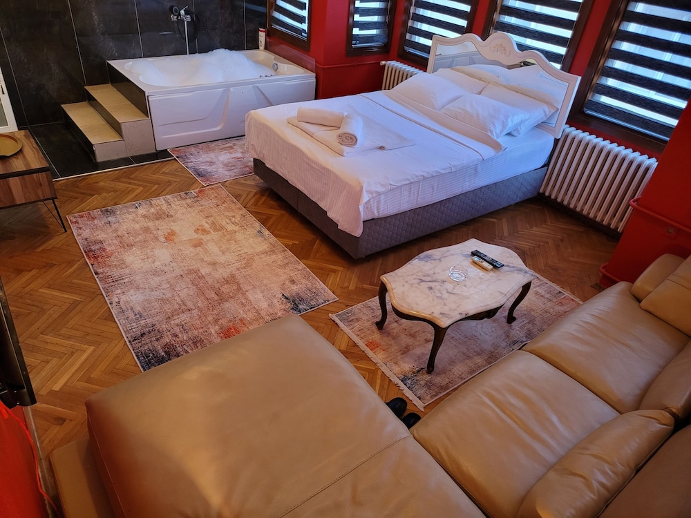 

Milano - Bursa - Sarı Köşk Butik Otel