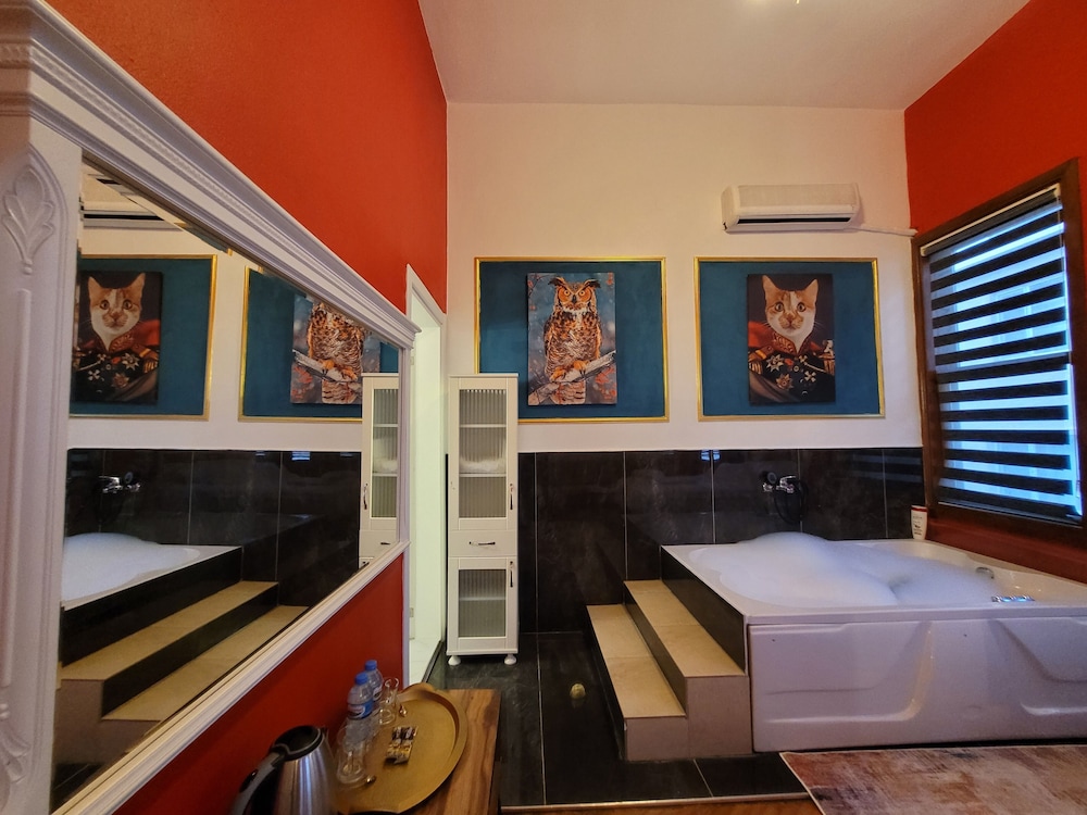 

Milano - Bursa - Sarı Köşk Butik Otel
