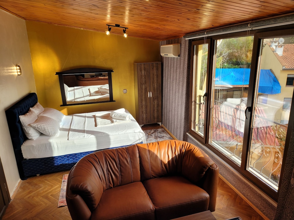 

Venezia - Bursa - Sarı Köşk Butik Otel