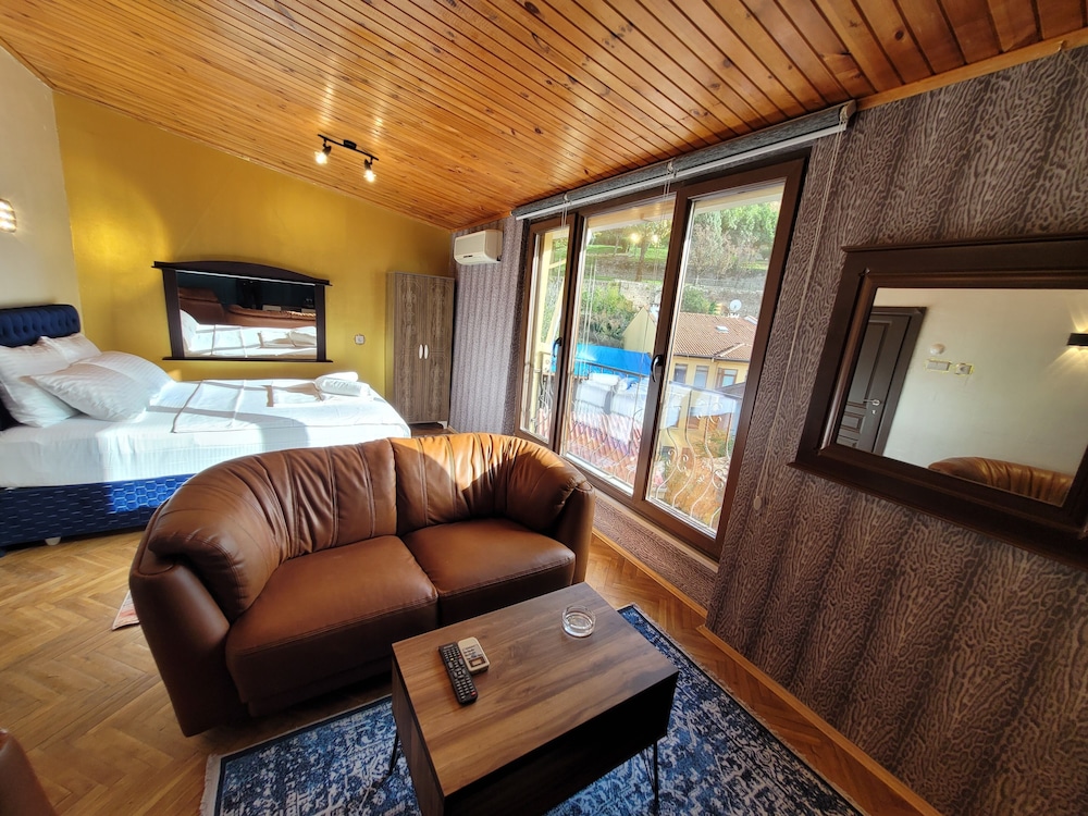 

Milano - Bursa - Sarı Köşk Butik Otel