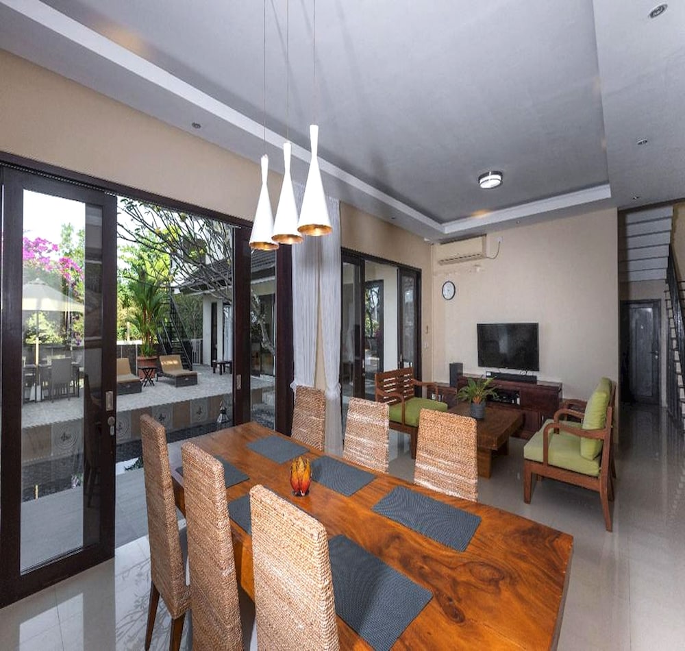 

Napoli - Kerobokan - Elegant 6 Bedrooms Luxury Villa Near Pandawa Beach