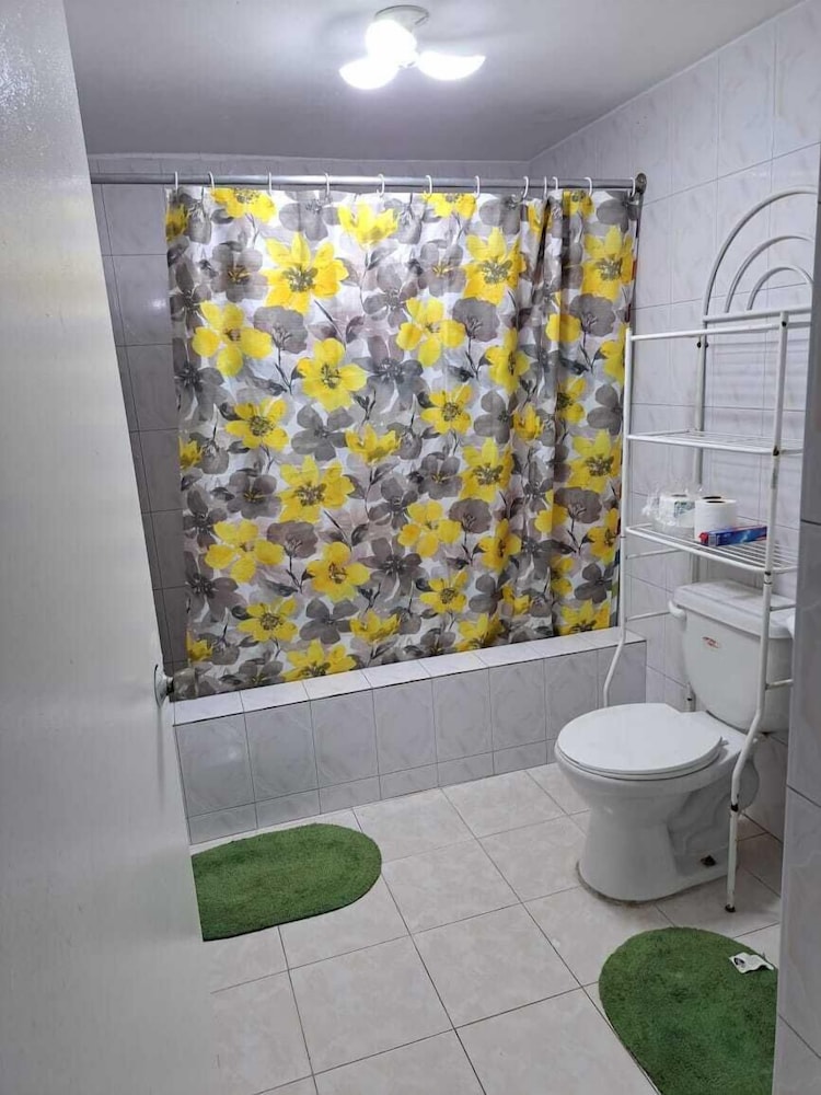 

Roma - Montego Bay - Iron-Shore Apartments